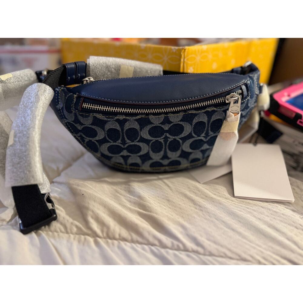 NWT Coach Denim sling bum bag signature - Picture 2 of 3